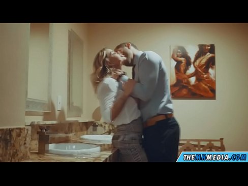 ❤️ Thaum ib tug busty blonde ntxias koj nyob rau hauv ib tug pej xeem chav dej ☑ Porn video ntawm hmn.hentaizm.ru% ❌❤ Ib